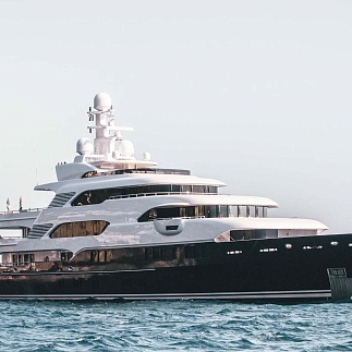 Luxury yacht (Sample)